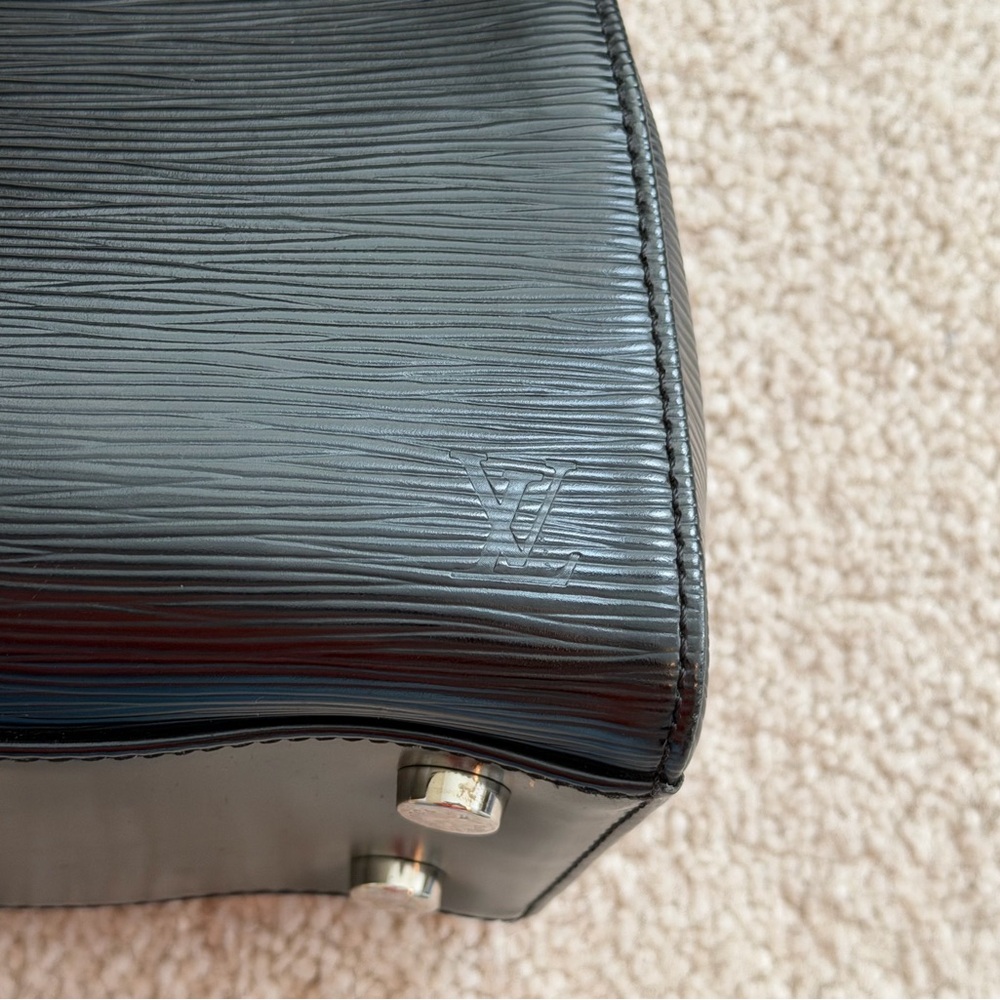 Louis Vuitton Black Electric Epi Brea MM - Picture 9 of 14